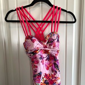 Floral tankini top